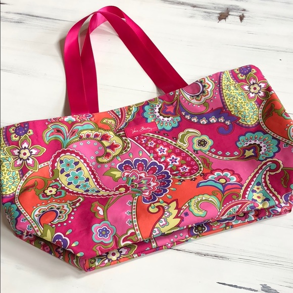 Vera Bradley LARGE FAMILY TOTE BAG - Picture 1 of 6
